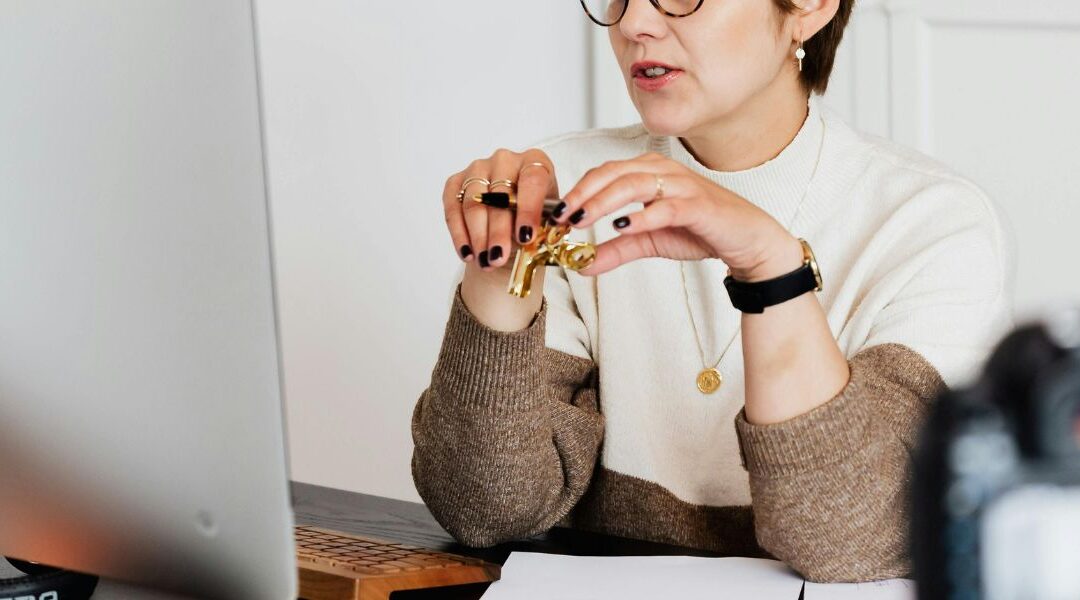 Creative Ways to Afford Virtual Assistant Training Without Breaking the Bank